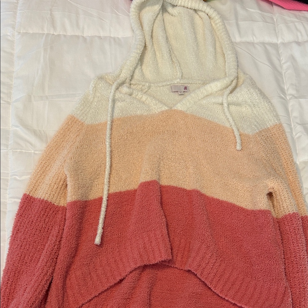 SO Women's V-Neck Colorblock Sweater - Cream, Peach, Coral